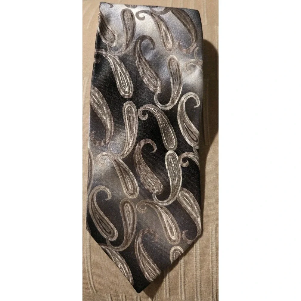 Pronto Uomo 100% Silk Designer Necktie Gray/Silver Paisley‎ EUC